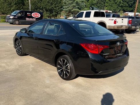 Used 2017 Toyota Corolla SE w/ Carpet Mat Package (TMS) FWD image 5