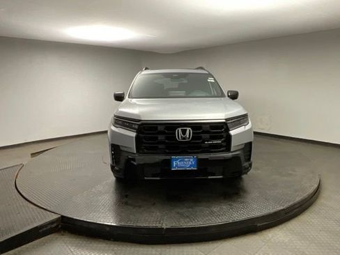 New 2026 Honda Pilot Black Edition image 2