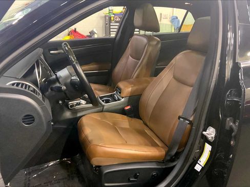 Used 2018 Chrysler 300 Limited w/ Light Group AWD/4WD image 8