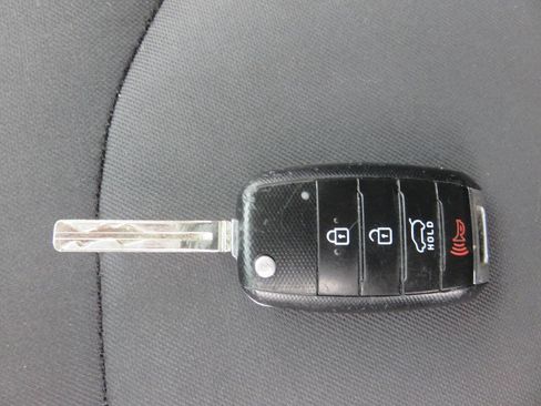 Used 2015 Kia Soul FWD image 30
