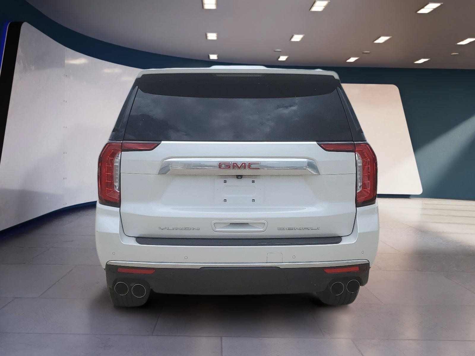 Used 2022 GMC Yukon XL Denali RWD image 4