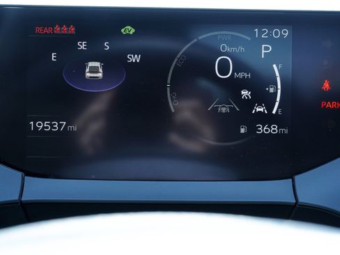 Used 2024 Toyota Prius XLE AWD/4WD image 38