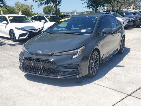 Certified 2024 Toyota Corolla SE FWD image 7