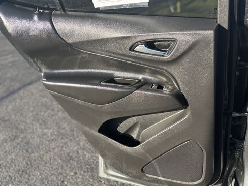 Used 2020 Chevrolet Equinox LT image 12