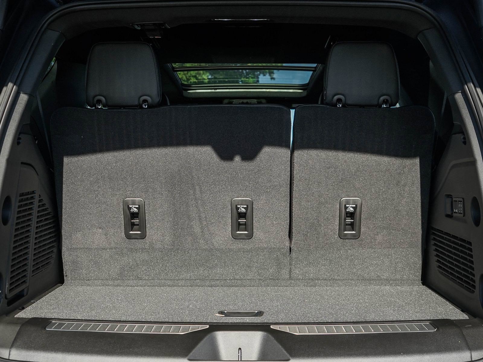 New 2026 GMC Yukon Denali w/ Denali Reserve Package AWD/4WD image 8