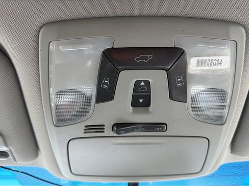 Used 2017 Toyota Sienna XLE w/ XLE Navigation Package FWD image 22