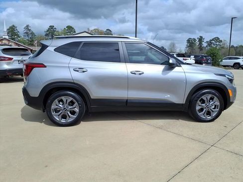 Used 2024 Kia Seltos S image 2