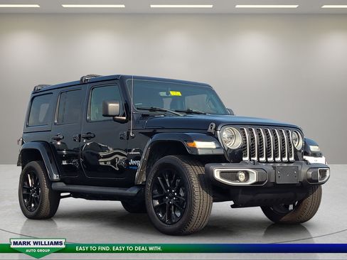 Used 2021 Jeep Wrangler Unlimited Sahara w/ Cold Weather Group AWD/4WD image 29