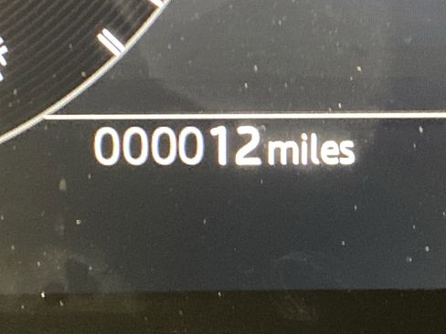 Used 2025 Land Rover Discovery Sport S image 15