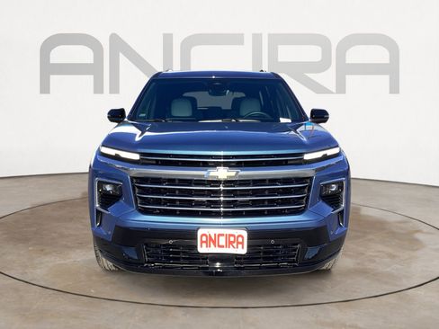 Used 2025 Chevrolet Traverse High Country image 8