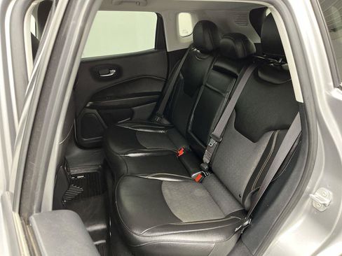 Used 2020 Jeep Compass Latitude w/ Cold Weather Group AWD/4WD image 9