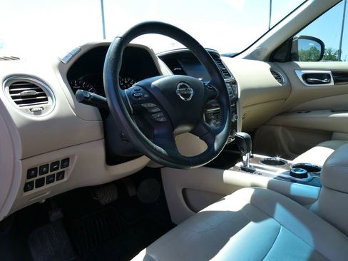 Used 2016 Nissan Pathfinder Platinum AWD/4WD image 23