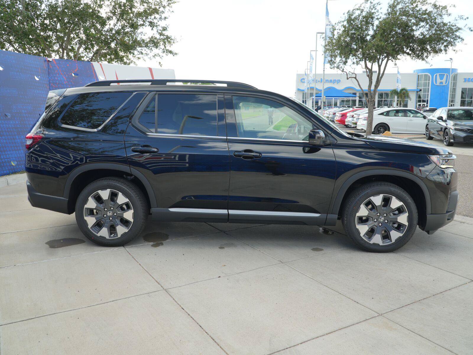 New 2026 Honda Pilot Elite image 4