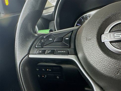 Used 2022 Nissan Kicks S image 25