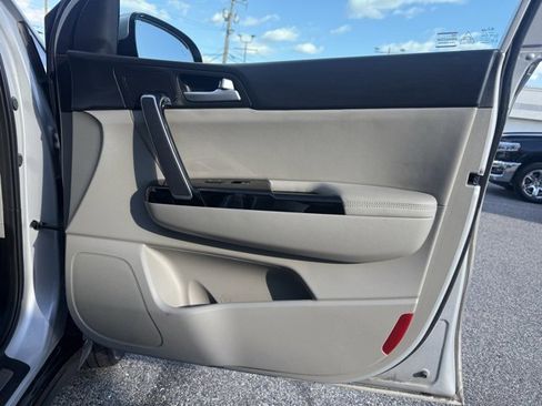 Used 2022 Kia Sportage Nightfall Edition w/ Nighfall AWD Premium Package image 40