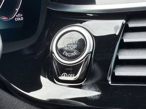 Used 2022 BMW M550i xDrive w/ Dynamic Handling Package image 19