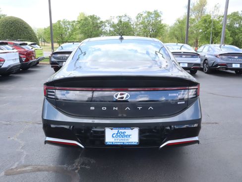 New 2026 Hyundai Sonata Limited FWD image 22