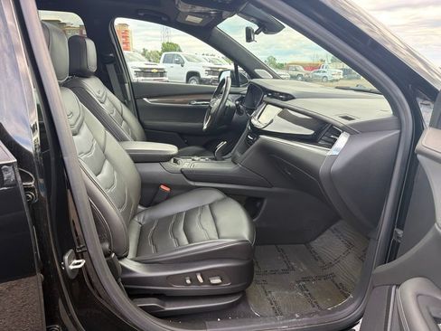 Used 2022 Cadillac XT6 Premium Luxury w/ Platinum Package AWD/4WD image 37