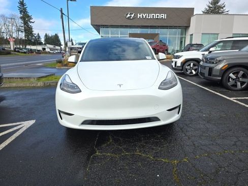 Used 2021 Tesla Model Y Performance image 4
