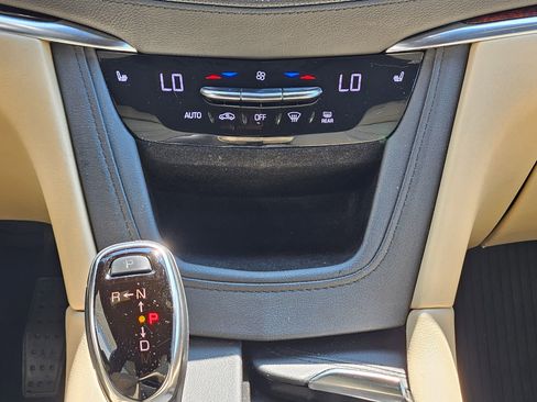 Used 2019 Cadillac XT5 Luxury FWD image 13