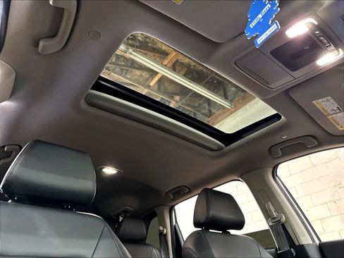 Used 2024 Honda CR-V EX-L image 24