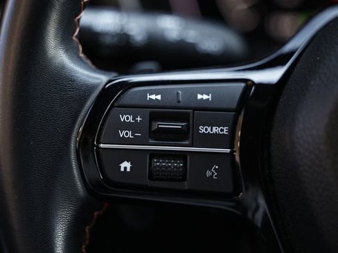 Used 2025 Honda Pilot Sport image 32