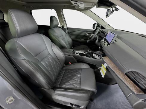 New 2026 Nissan Rogue Platinum image 29