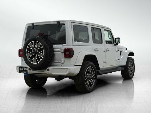Used 2022 Jeep Wrangler Unlimited Sahara image 5