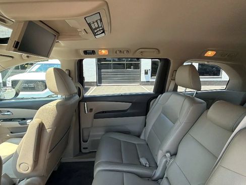 Used 2015 Honda Odyssey Touring Elite image 41