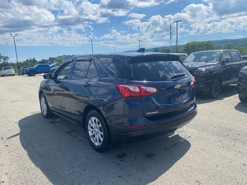 Used 2019 Chevrolet Equinox LS w/ LS Convenience Package AWD/4WD image 4