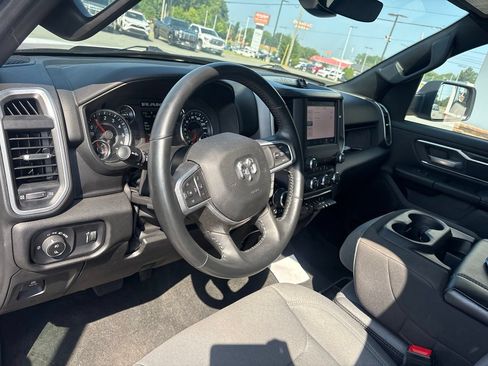 Used 2023 RAM 1500 Big Horn AWD/4WD image 3