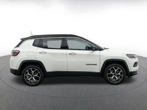 Used 2025 Jeep Compass Limited AWD/4WD image 10