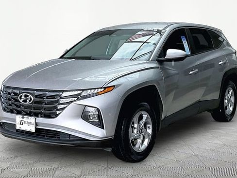 Used 2023 Hyundai Tucson SE AWD/4WD image 3
