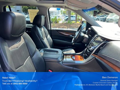 Used 2017 Cadillac Escalade Luxury AWD/4WD image 27