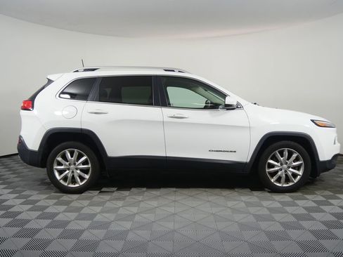 Used 2017 Jeep Cherokee Limited w/ Luxury Group image 2