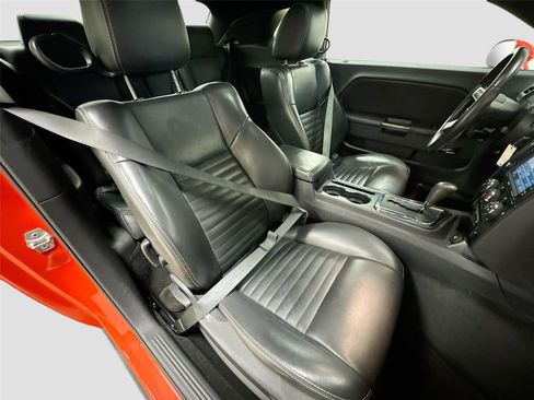 Used 2010 Dodge Challenger R/T image 24