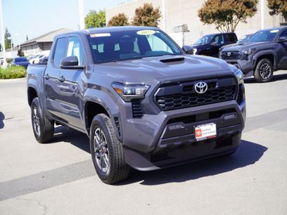 Used 2025 Toyota Tacoma TRD Sport w/ TRD Sport Upgrade Package
