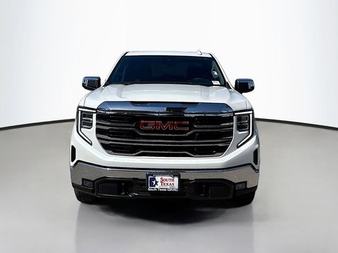 Used 2025 GMC Sierra 1500 SLT image 2