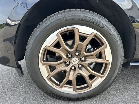 Used 2025 Ford Expedition King Ranch AWD/4WD image 12