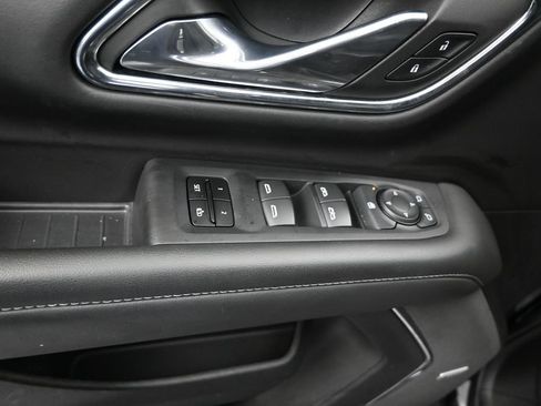 Used 2023 Chevrolet Suburban LT RWD image 11