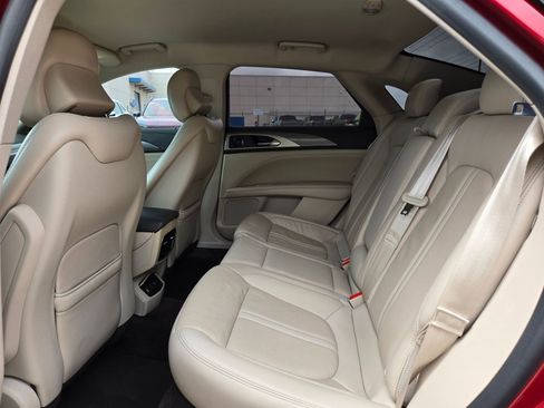 Used 2018 Lincoln MKZ Reserve FWD image 13