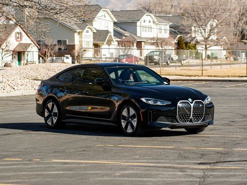 Used 2023 BMW i4 eDrive35 w/ Premium Package image 3