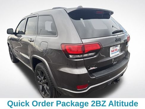 Used 2020 Jeep Grand Cherokee Altitude image 4