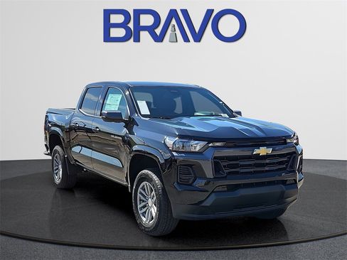 New 2026 Chevrolet Colorado LT image 2