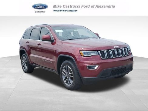 Used 2020 Jeep Grand Cherokee Laredo w/ 18" Wheel & 8.4" Radio Group AWD/4WD image 1