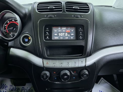 Used 2020 Dodge Journey SE image 20