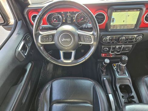 Used 2018 Jeep Wrangler Unlimited Rubicon w/ Uconnect 4C Nav & Sound Group image 16