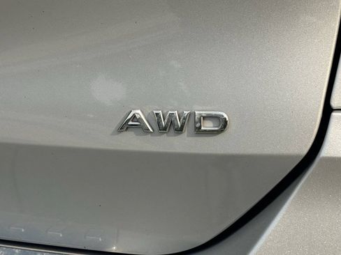 Used 2018 Nissan Rogue S AWD/4WD image 5