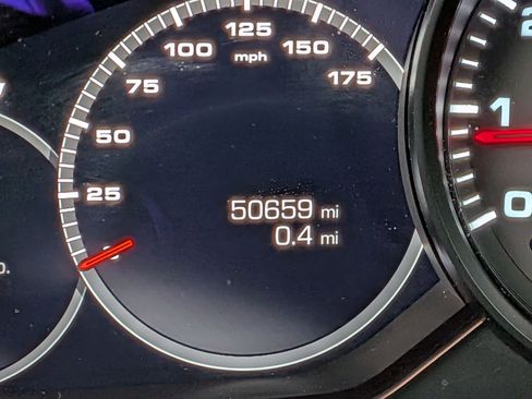 Used 2021 Porsche Cayenne image 18