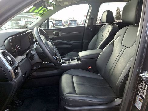 Certified 2022 Kia Sorento S w/ Panoramic Sunroof Package image 13